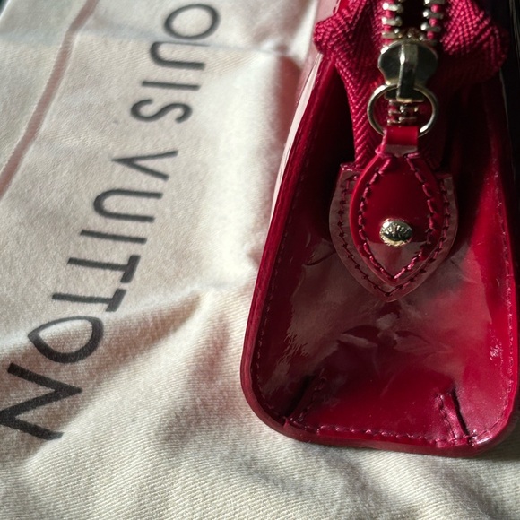Louis Vuitton Pomme D'Amour Monogram Vernis Cosmetic Pouch - Picture 10 of 11